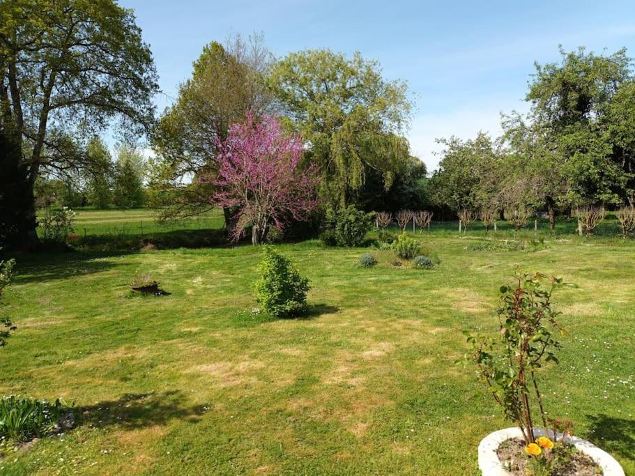 Vila Le Domaine Du Bengal 2 Veuil Exteriér fotografie
